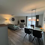 Penthouse Zweite Heimat - Mit Sauna, Dachterrasse Und Ab Mai Eigener Wallbox, Im Herz Von 公寓 *