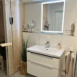 公寓 Penthouse Zweite Heimat - Mit Sauna, Dachterrasse Und Ab Mai Eigener Wallbox, Im Herz Von *