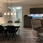 公寓 Penthouse Zweite Heimat - Mit Sauna, Dachterrasse Und Ab Mai Eigener Wallbox, Im Herz Von 克伦胡森