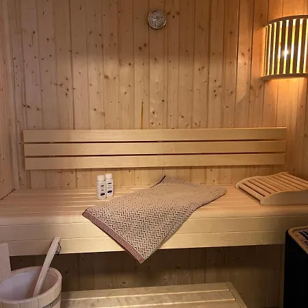 Penthouse Zweite Heimat - Mit Sauna, Dachterrasse Und Ab April Eigener Wallbox, Im Herz Von