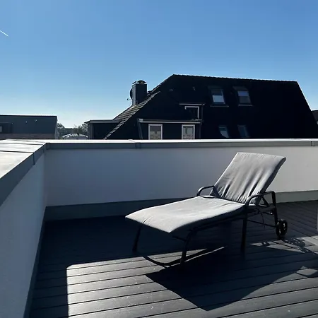 Penthouse Zweite Heimat - Mit Sauna, Dachterrasse Und Ab April Eigener Wallbox, Im Herz Von Apartmán